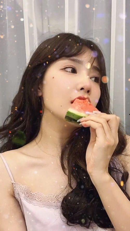 娱乐吃瓜酱国外乱说话,揭秘国外乱说话背后的真相